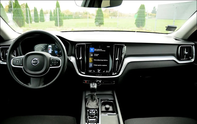Volvo V60 cena 79800 przebieg: 198217, rok produkcji 2020 z Świdnica małe 781